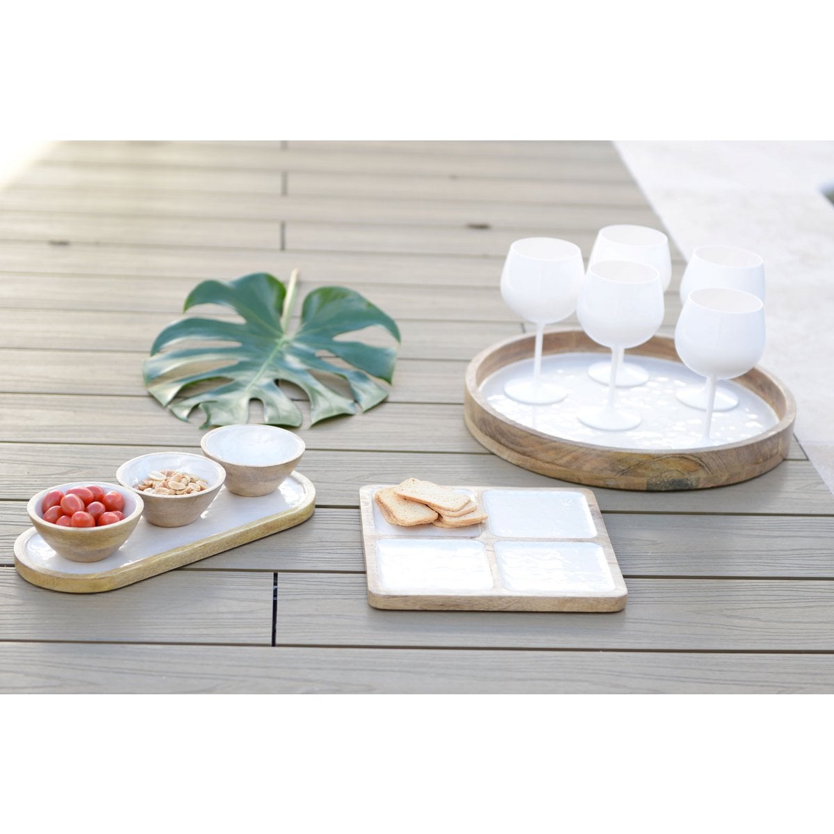 Rundes Mangoholz-Tablett WEISS