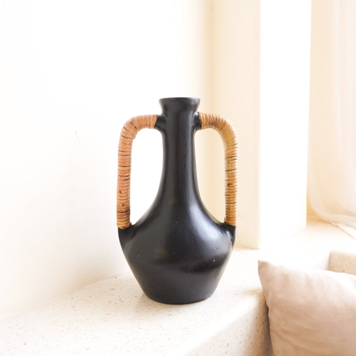 Clay Vase SELAYAR Black