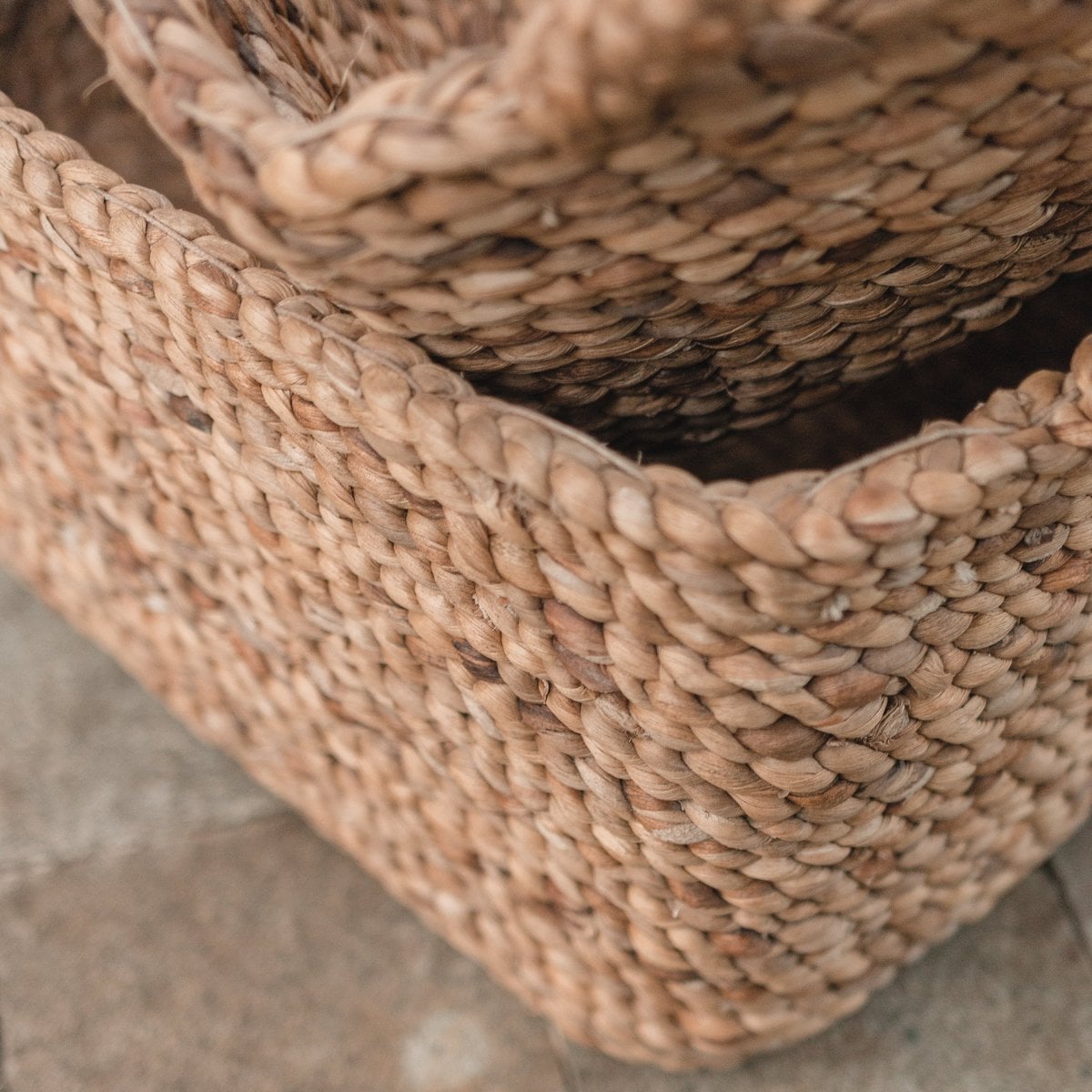 Basket TANIMBAR made of water hyacinth