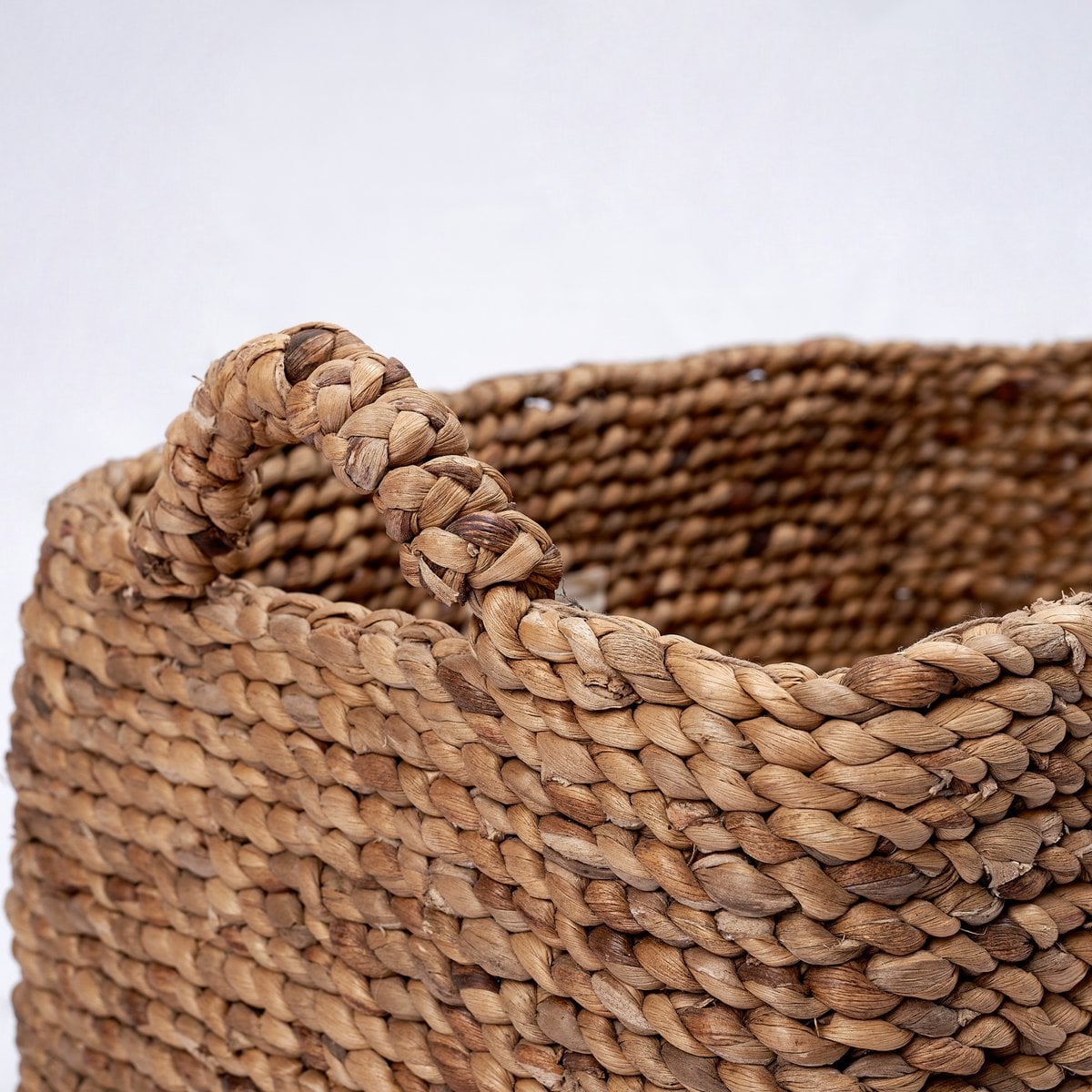 Basket TANIMBAR made of water hyacinth