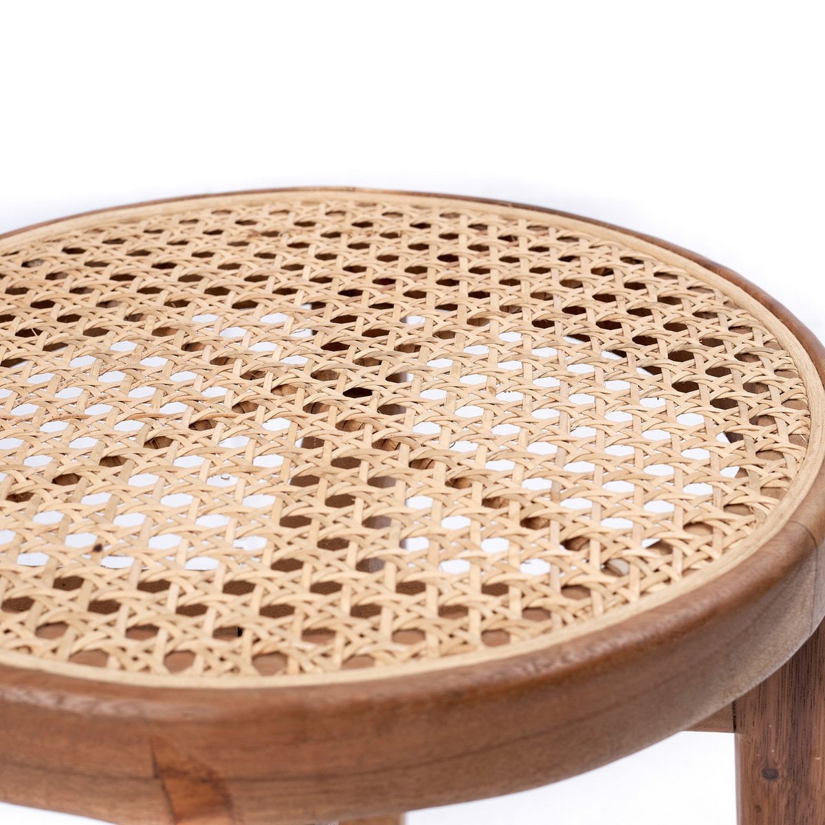 Holzhocker CARAMIN Rund Trembesi mit Rattan-Sitz